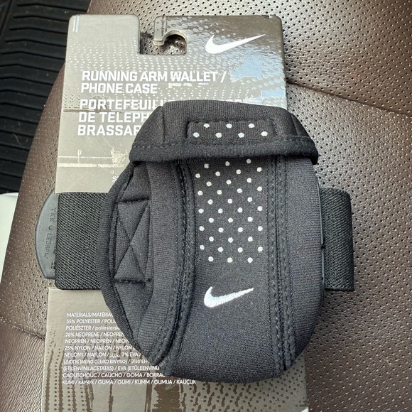 Nike Black and White Running Arm Wallet/Key Holder/Phone Case - Picture 2 of 3